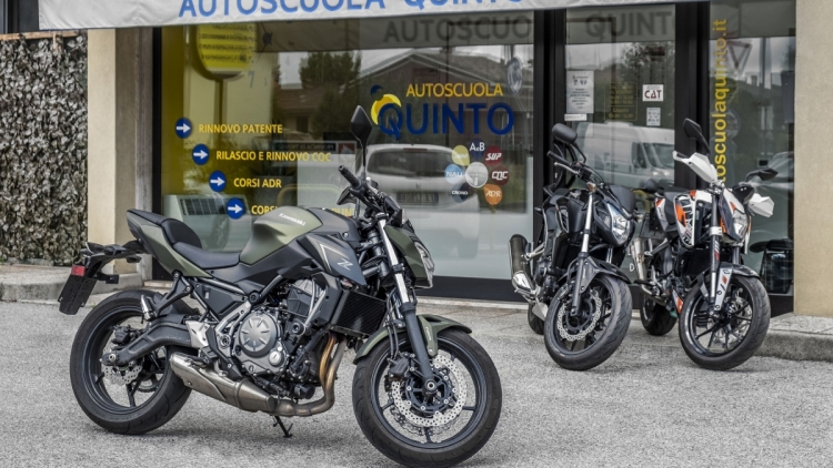 Kawasaki Z650 per corsi patente A3