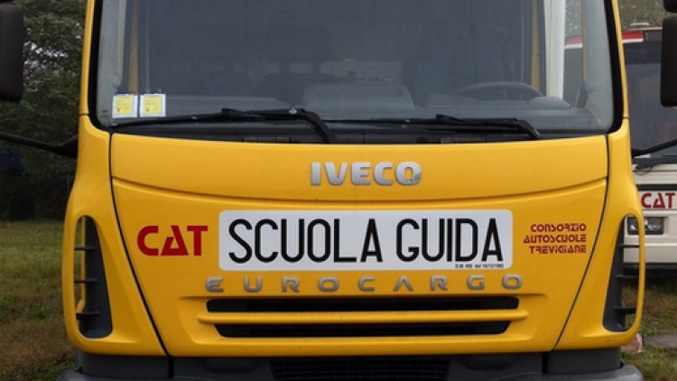 Autocarro di C.A.T. per corsi patente C